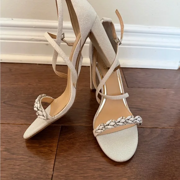 Badgley Mischka and silver Braided Heels 7.5 - Picture 2 of 7